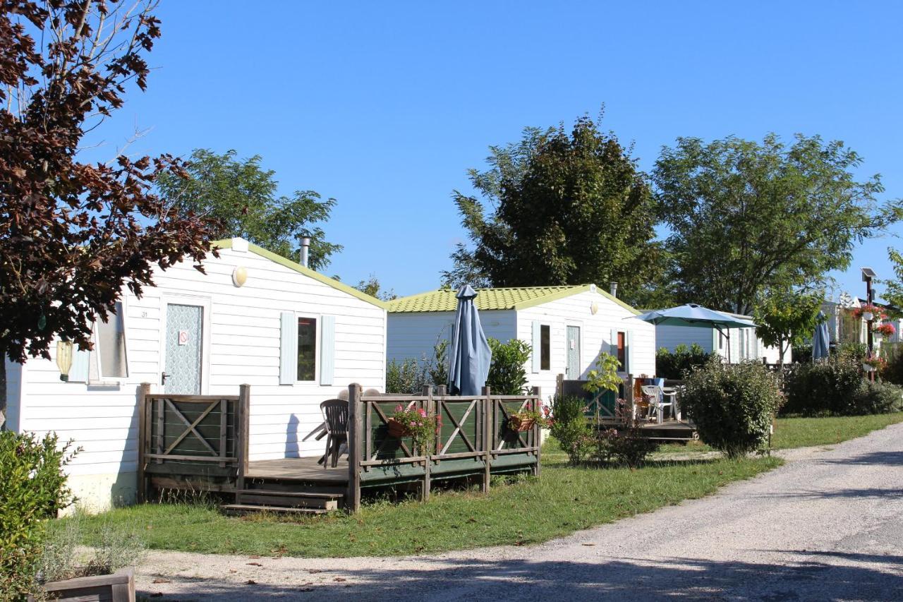 Camping Du Pontis Verteillac Eksteriør bilde